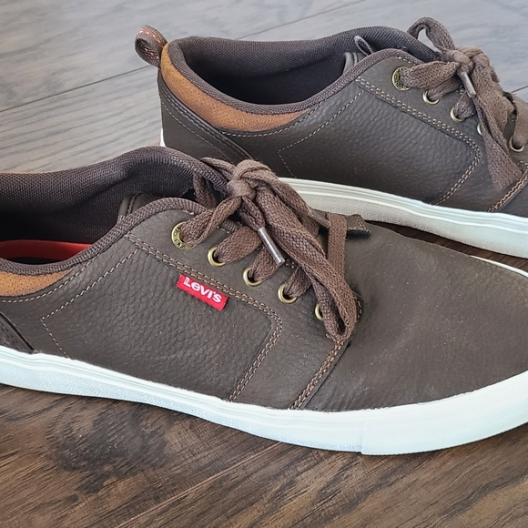 Levi's Other - Levi's Comfort Sneakers